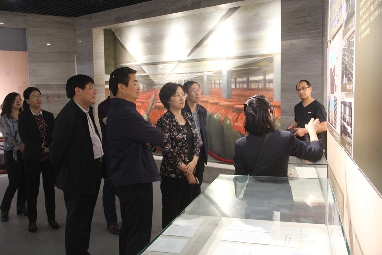 承德市委常委、组织部长杨培苏同志到避暑九游会·J9-官方网企业集团检查指导工作